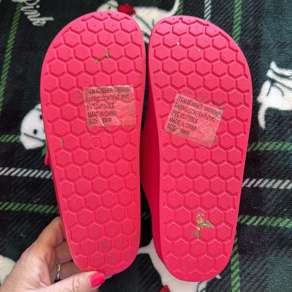 Torrid slides - Picture 2 of 2